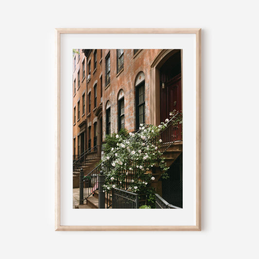West Village Floral Brownstone Print – NYC Fine Art Photography, Romantic New York Architecture Wall Art, White Roses on Stoop